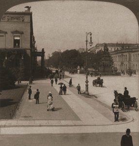 ウンターデンリンデン、ベルリン、1903年。 作： Works and Sun Sculpture Studios