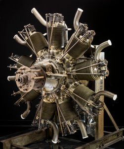 ローランスJ-1、ラジアル9エンジン、1922年頃。 作： Wright Aeronautical
