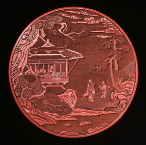 円形彫刻辰砂箱とカバー（漆木材）（272180と272181も参照）