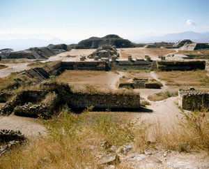北側プラットフォームの眺め（紀元前500年～紀元後850年 作： Zapotec Zapotec