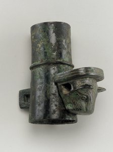 ネコの頭の形をしたリンチピン付きハブキャップ（ブロンズ 作： Zhou Dynasty Chinese School