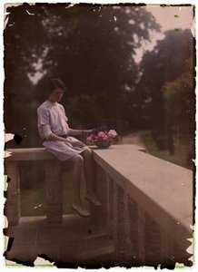 若い女性のオートクローム 1910年頃 作： Frederick (attr. to) Barnard