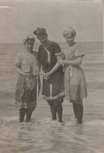 1911年9月、ホールゲートの海水浴場の詳細（モノクロ写真 作： Hippolyte Lalaise Devéria