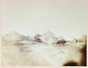 ジョージ・ナレス船長（1831-1915）による北極圏遠征（1875-1876）：フロウベルグ・ビーチ付近のフロウベルグ 作： Frederick (attr. to) Barnard