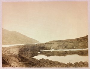 ジョージ・ナレス(1831-1915)のアークティック遠征(1875-1876)：ポート・ペイヤーからサビーン岬を望む 作： Frederick (attr. to) Barnard