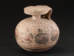 衛生的な装飾が施された陶器の容器、コリント時代、前575～550年 作： John Pardon