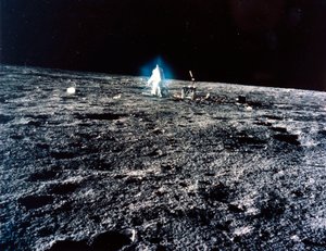 有人宇宙飛行、アメリカ、アポロ12号 アポロ12号宇宙飛行士の月面着陸 作： Ferdinand Georg Waldmuller