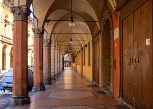 ガリエラ通り、ボローニャ、イタリア（写真） 作： . .