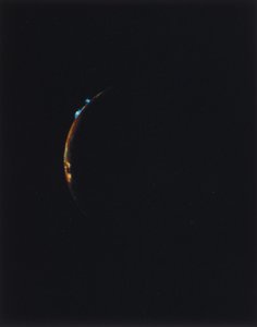 木星の衛星、イオの縁にある火山 作： Ferdinand Georg Waldmuller
