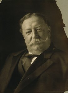 ウィリアム・ハワード・タフト、1909年頃（白黒写真） 作： . .