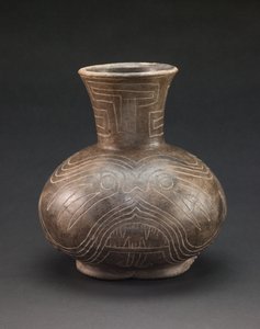 モチーフ切込み入り容器 1400-1600年頃（陶磁器）