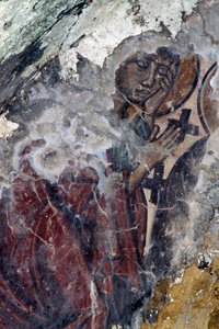 十字架を持つ聖人の像（ギリシャ・クレタ島プロドロミのビザンチン様式教会のフレスコ画）（写真