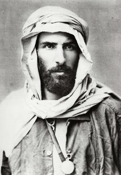 サヴォルグナン・デ・ブラッツァの肖像（1889年頃）、写真提供：Nadar.¿-。 作： Nadar