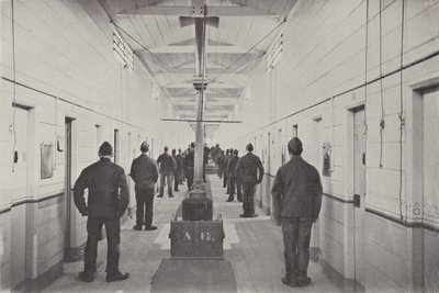 フーリガンの集まり、ボースタル刑務所 (白黒写真) 作： (after) English photographer