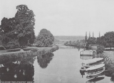 スターポート橋からのセヴァーン川（モノクロ写真） 作： (after) English photographer
