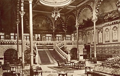Winter Gardens, Blackpool (b/w photo)   1453689   ja       japanese Successfully Translated  Original: Wooded Landscape with Woman and Child Walking Down a Road Translat: Wooded Landscape with Woman and Child Walking Down a Road 1432867 ja japanese Success 作： (after) English photographer