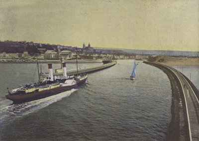 ブローニュ＝シュル＝メール、汽船の入り口（カラー写真 作： (after) French Photographer
