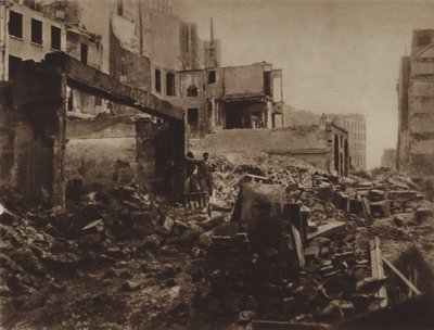 Haussmannが通り過ぎました。(白黒写真) 作： (after) French Photographer