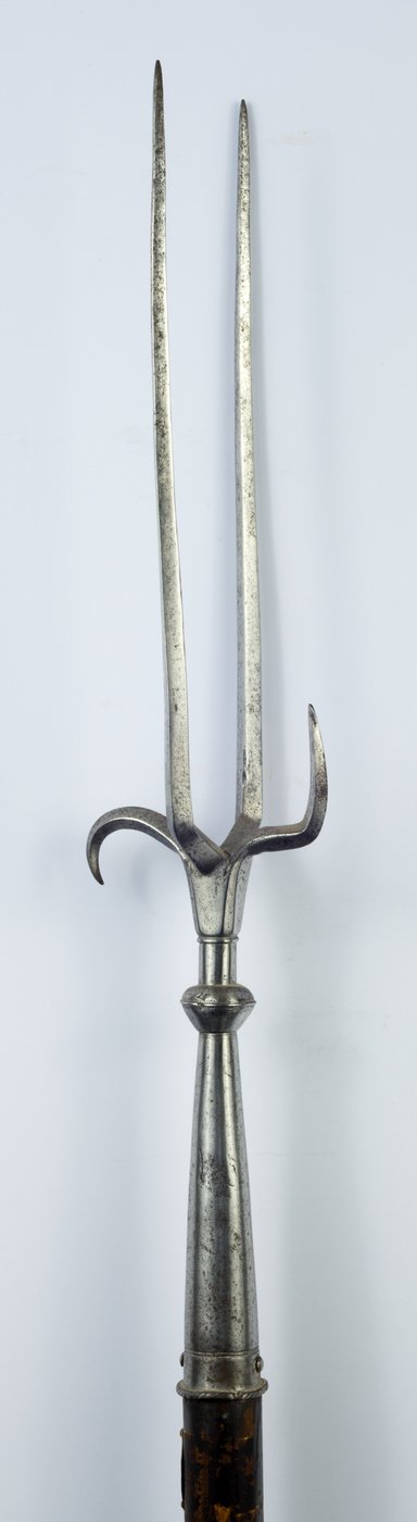 ミリタリーフォーク、c.1600（修復された木材を備えた鉄） 作： (attr.to) Italian School
