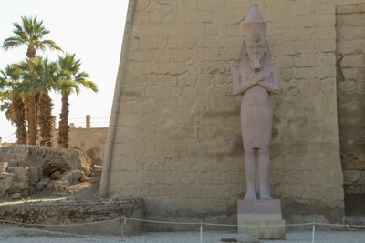 ルクソール神殿、ルクソールにある古代エジプト建築 作： Albert Mansour
