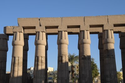 ルクソール神殿、ルクソールにある古代エジプト建築 作： Albert Mansour