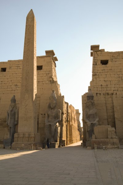 ルクソール神殿、ルクソールにある古代エジプト建築 作： Albert Mansour