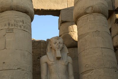 ルクソール神殿、ルクソールにある古代エジプト建築 作： Albert Mansour