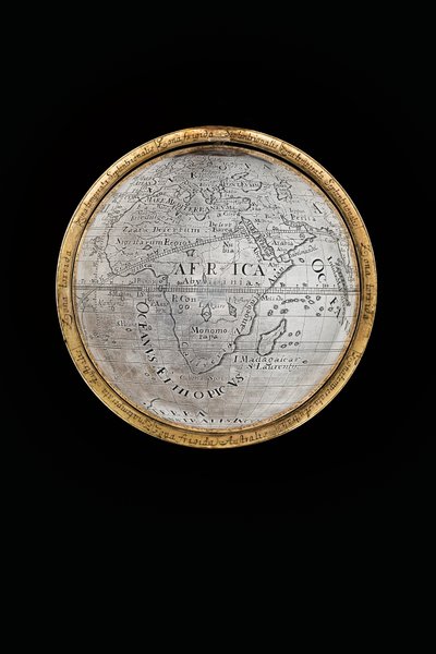 ヘラクレスとアトラス、アウグスブルク、1697-99によってサポートされている2つの例外的な地球儀と天球儀 作： Abraham Drentwett