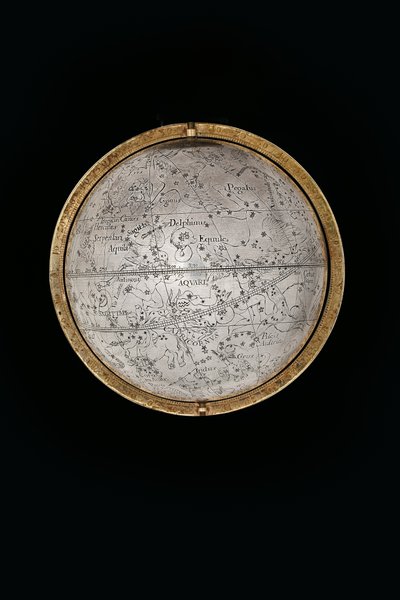 アウグスブルクのヘラクレスとアトラスによってサポートされている2つの例外的な地球儀と天球儀 作： Abraham Drentwett