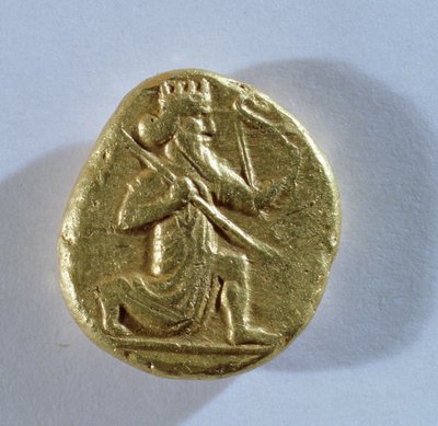 ダライアスをロイヤルアーチャーとして描いたダリック（金色）（表側） 作： Achaemenid