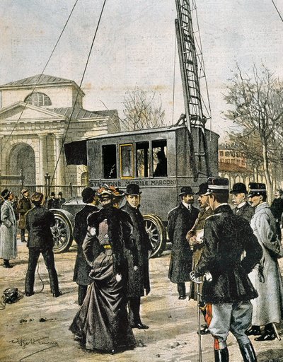 ミラノで最初の無線移動局（Stazione Radio Mobile）のテストを手伝うグリエルモ・マルコーニ。Domenica del Corriere"(1906年)のためにAchille Beltrameが描いたイラスト。エングレービング。 作： Achille Beltrame