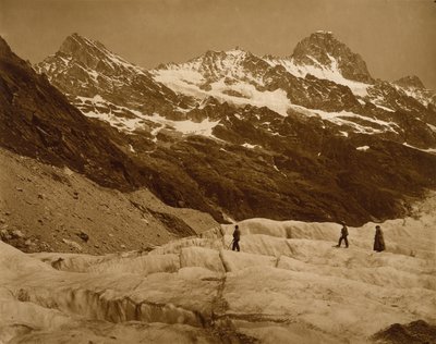 アルプスの風景、氷河の3つのハイカー、1860年代（カーボンプリント） 作： Adolphe Braun