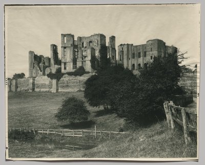ケニルワース城、ウォリックシャー、イギリス 作： Adolphe Braun