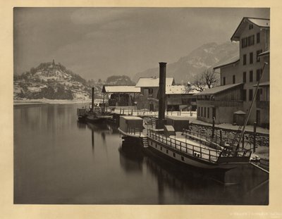スイスの冬季係留中の湖上蒸気船 作： Adolphe Braun
