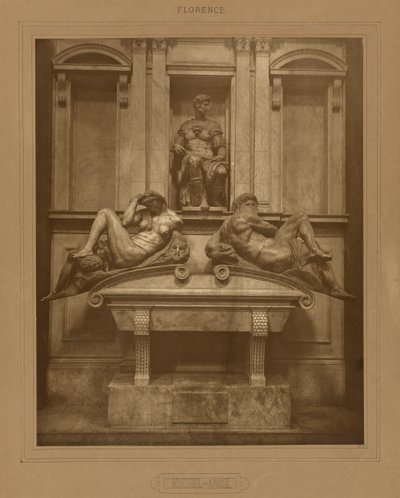 [ミケランジェロのメディチ家の墓、フィレンツェ]。 作： Adolphe Braun