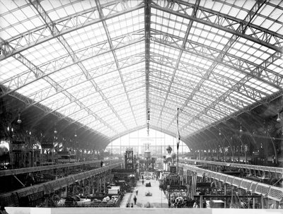 機械ホール、万国博覧会、パリ、1889 作： Adolphe Giraudon