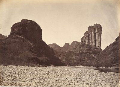 シンチャン近くの積み石山、カリフォルニア州。 1869年。 作： Afong Lai
