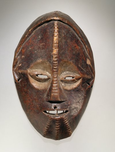 コンゴ民主共和国のンバカ文化の仮面（顔料入り木材） 作： African