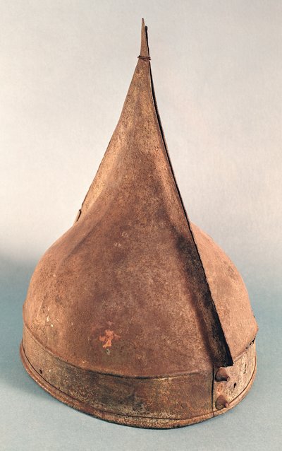 カルヴァドス州ベルニエールデイリー出土のヘルム（ブロンズ）、紀元前800～700年頃 作： Age Bronze