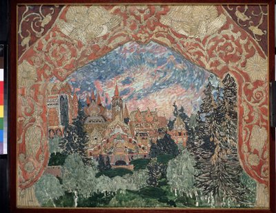 Arseny Korechchenko (1870-1921) によるオペラ「魔法の鏡」の準備装飾 (A.Koreshchenko によるオペラ「魔法の鏡」の舞台デザイン)。 装飾されたカーテンに囲まれた、森の中のロシアの町の描写。 Alexander Yakovlevichによるアートワーク 作： Aleksandr Jakovlevic Golovin