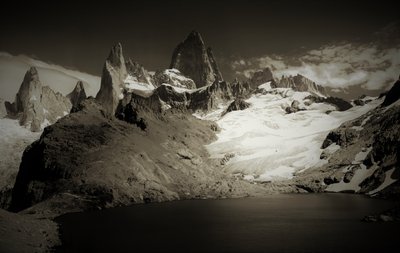 Untitled,2019,(photography) 作： Alex Caminker