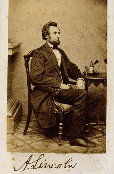 1861年のエイブラハムリンカーンの署名入りカルテデビジット写真 作： Alexander Gardner