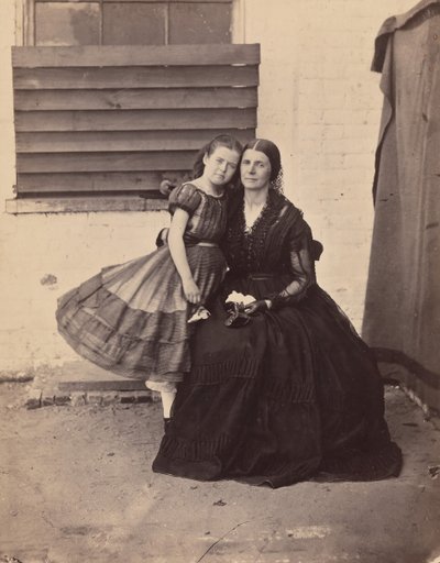 1862年、ワシントンの旧国会議事堂に投獄されたグリーンハウ夫人と娘。 作： Alexander Gardner