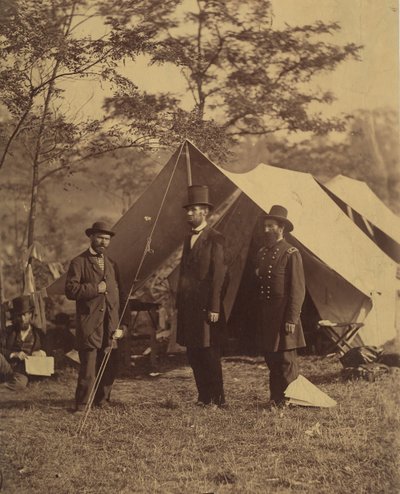 [1862 年 10 月 4 日、エイブラハム リンカーン大統領、ジョン A. マクレナンド少将、E. J. 作： Alexander Gardner