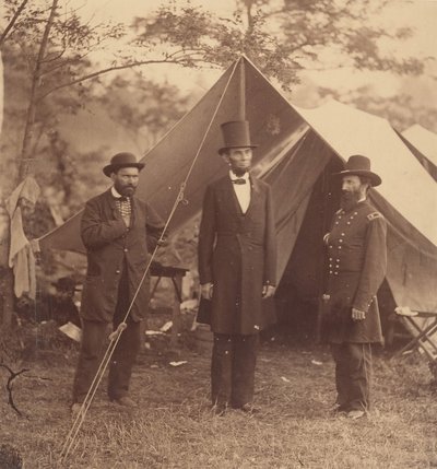 [1862 年 10 月 3 日、エイブラハム リンカーン大統領、ジョン A. マクラナンド少将、E. J. 作： Alexander Gardner