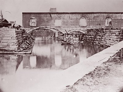 1865 年、リッチモンドのカナル ベイスン近くの廃墟。 作： Alexander Gardner