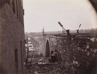 リッチモンド & ピーターズバーグ鉄道橋の遺跡、バージニア州リッチモンド、カリフォルニア州。 1865年。 作： Alexander Gardner
