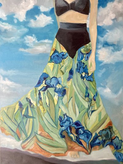 ひらひらとしたアイリス柄のスカートを穿いた女性 作： 