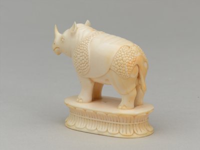白いビショップ、チェスの駒、インド、1820年頃 作： Alexandre Josquin