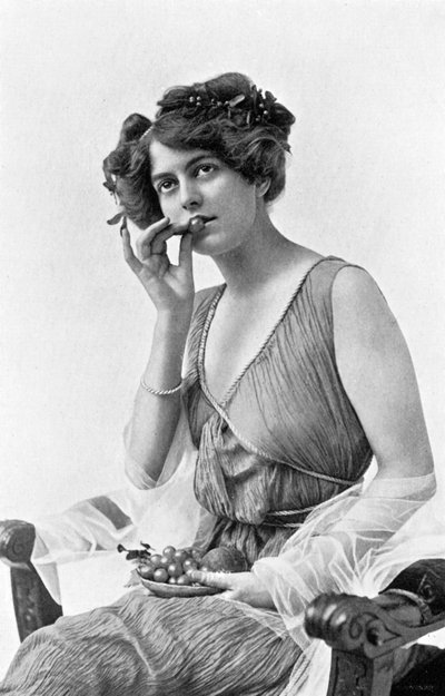アイリーン・ウォーレン、1908-1909。 作： Alfred Ellis and Walery